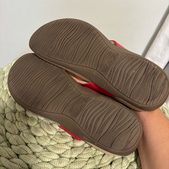 Vionic Bella Viva Magenta Red Patent Bow Thong Flip Flop Comfort Sandals - Picture 10 of 10